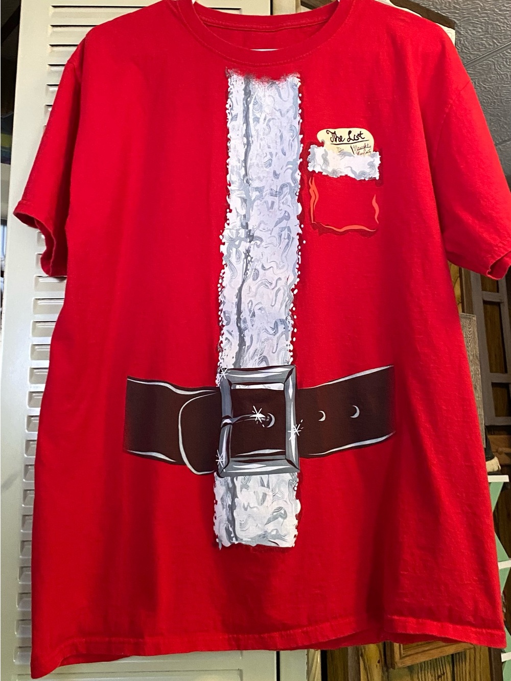 Men's Red Short-Sleeve Graphic Holiday Tee with Belt Print